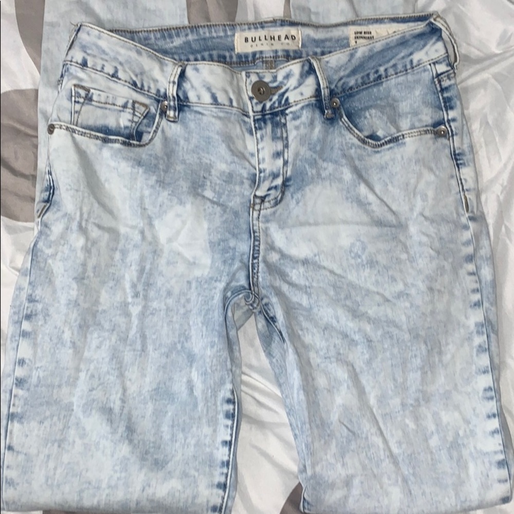 White wash skinny jeans